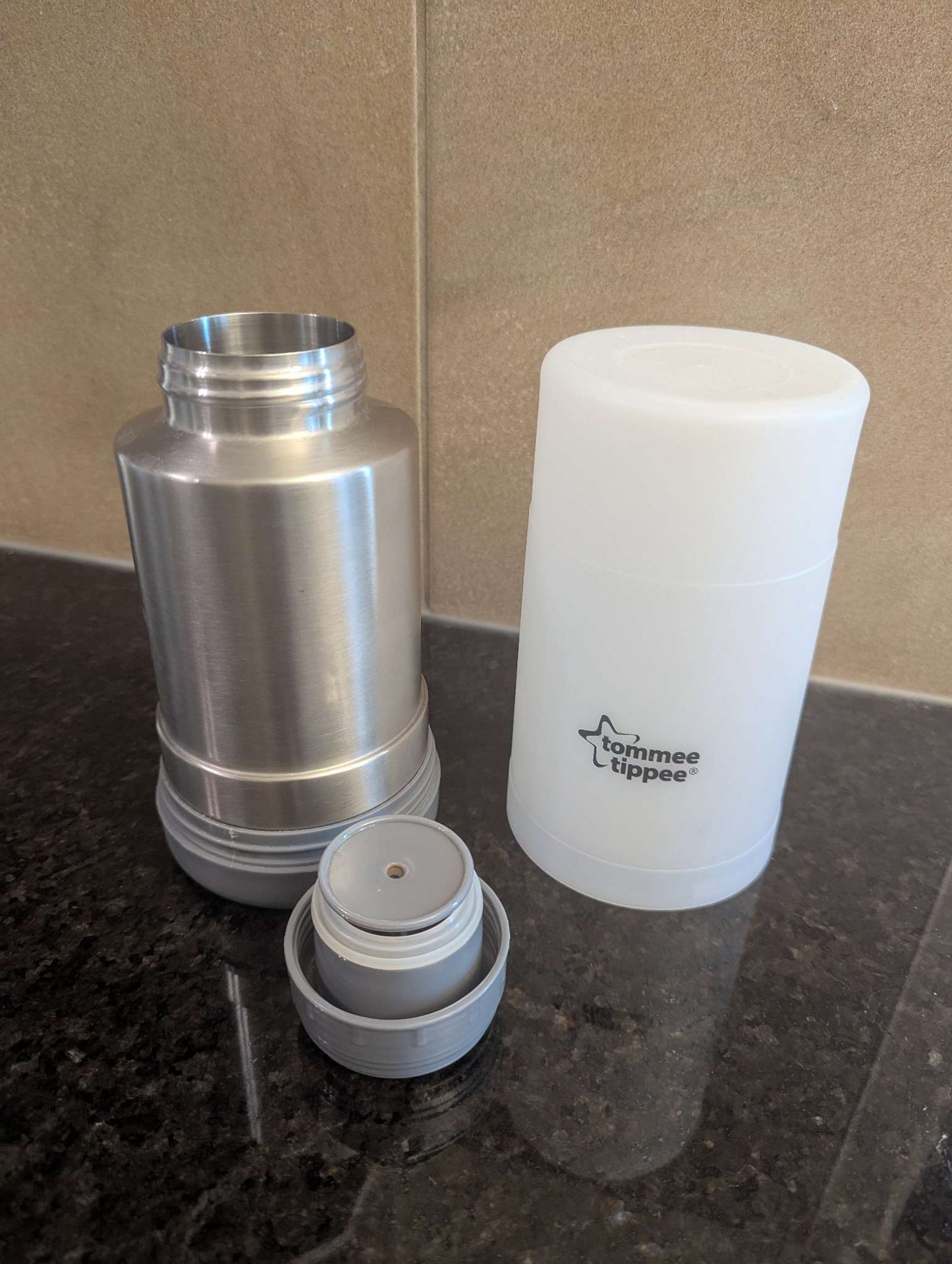 Tommee Tippee Travel Bottle and Food Warmer, Retails: $29.97