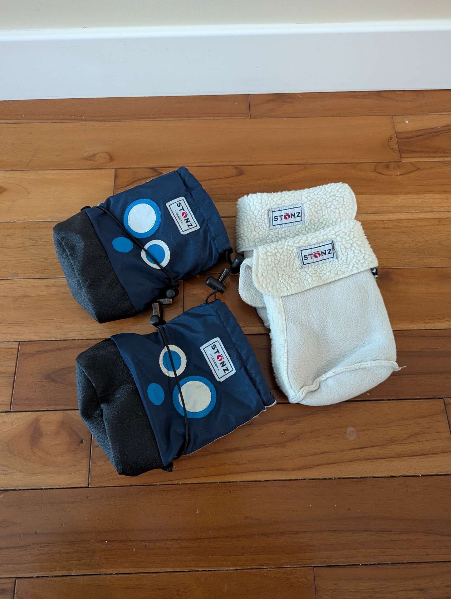 Stonz boots with liner size medium, (Baby: 0-12 mth), Shoes 4 (Baby: 0-12 mth)