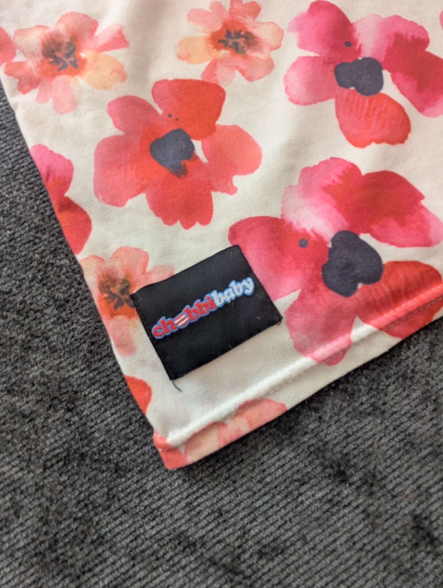 Car seat and breastfeeding cover