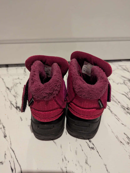 North Face Toddler boots, size 6, Shoes 6 (Walkers:12-24 mth)