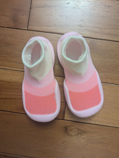 Tiny explorings baby sock shoes, size 6T, Shoes 6 (Walkers:12-24 mth)