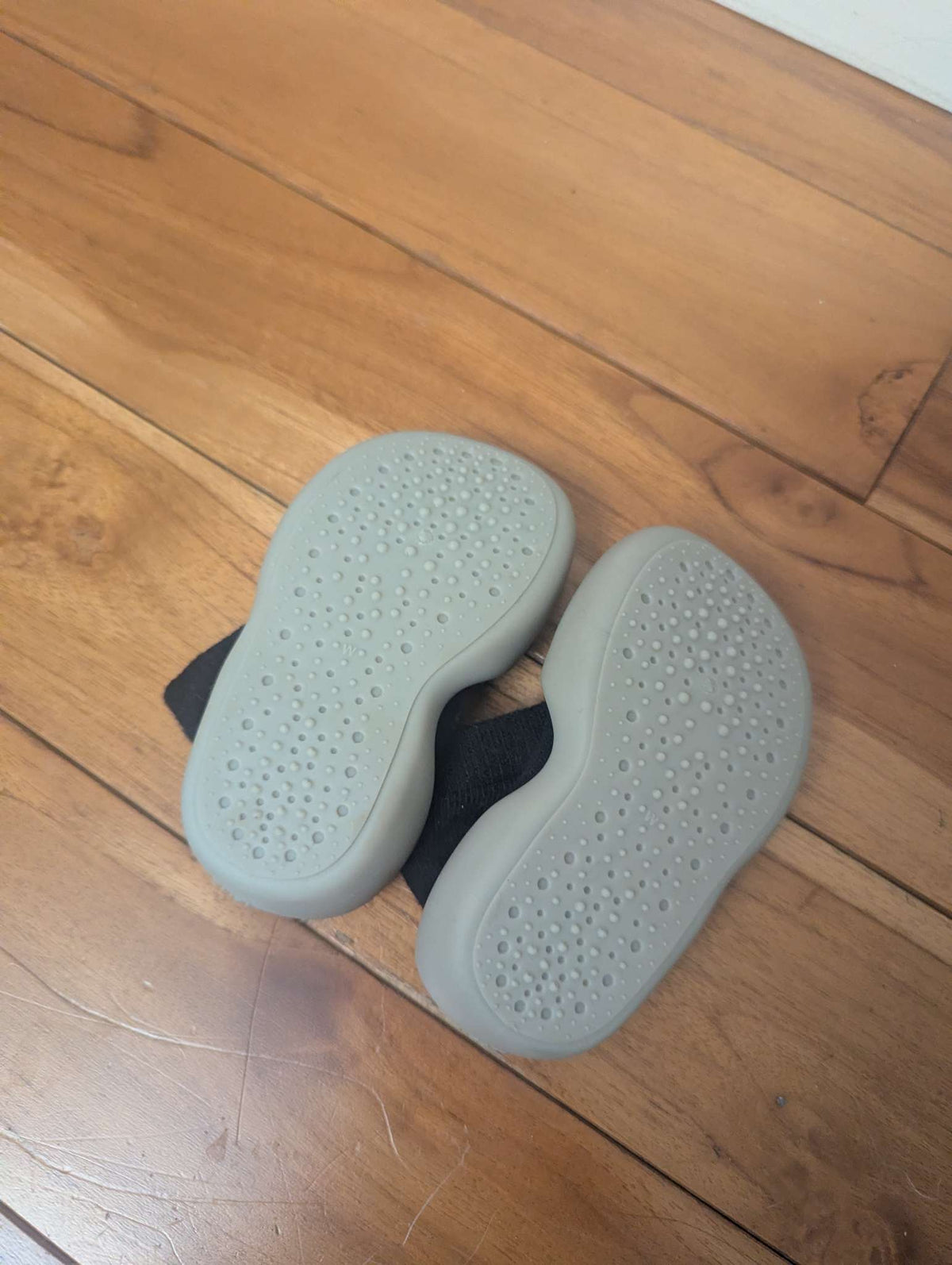 Tiny explorings baby sock shoes, size 3T, Shoes 3 (Baby: 0-12 mth)