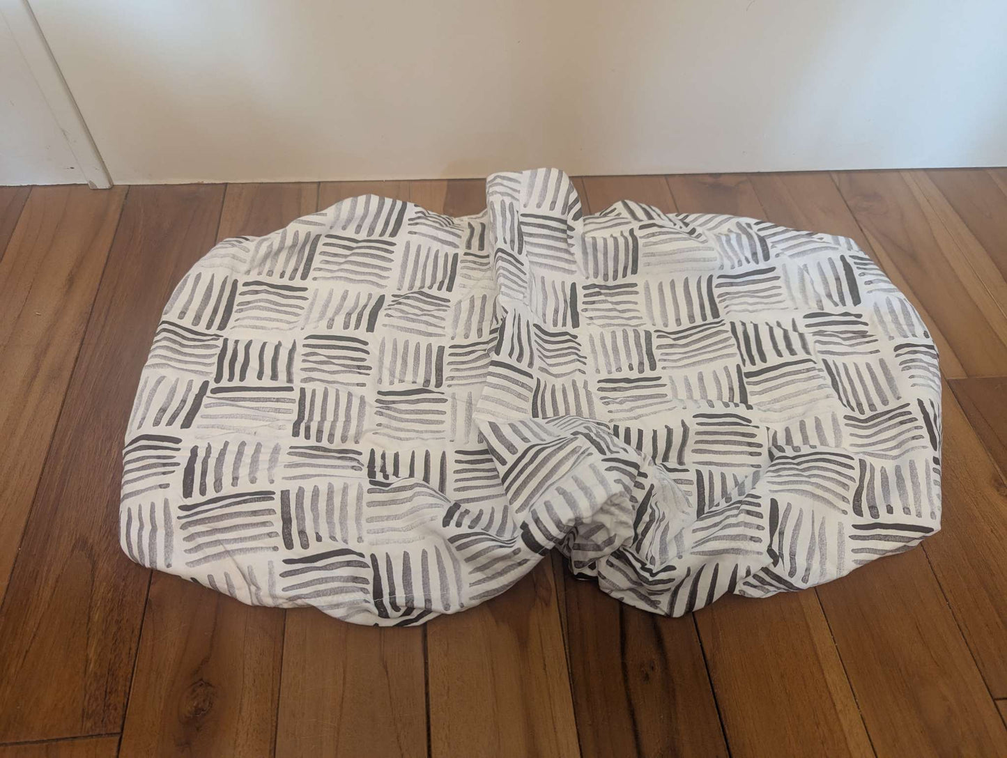Small Bassinet Waterproof Sheet - (Lines design)