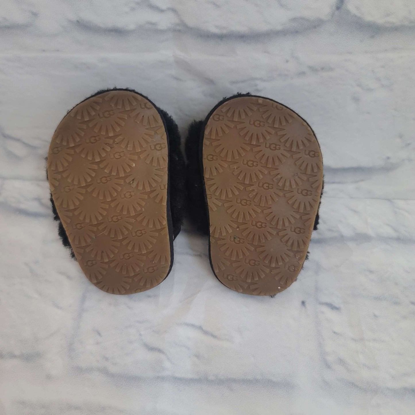 Ugg Slingback Infant Slippers, Black, Size 2, EUC, Shoes 2 (Baby: 0-12 mth)