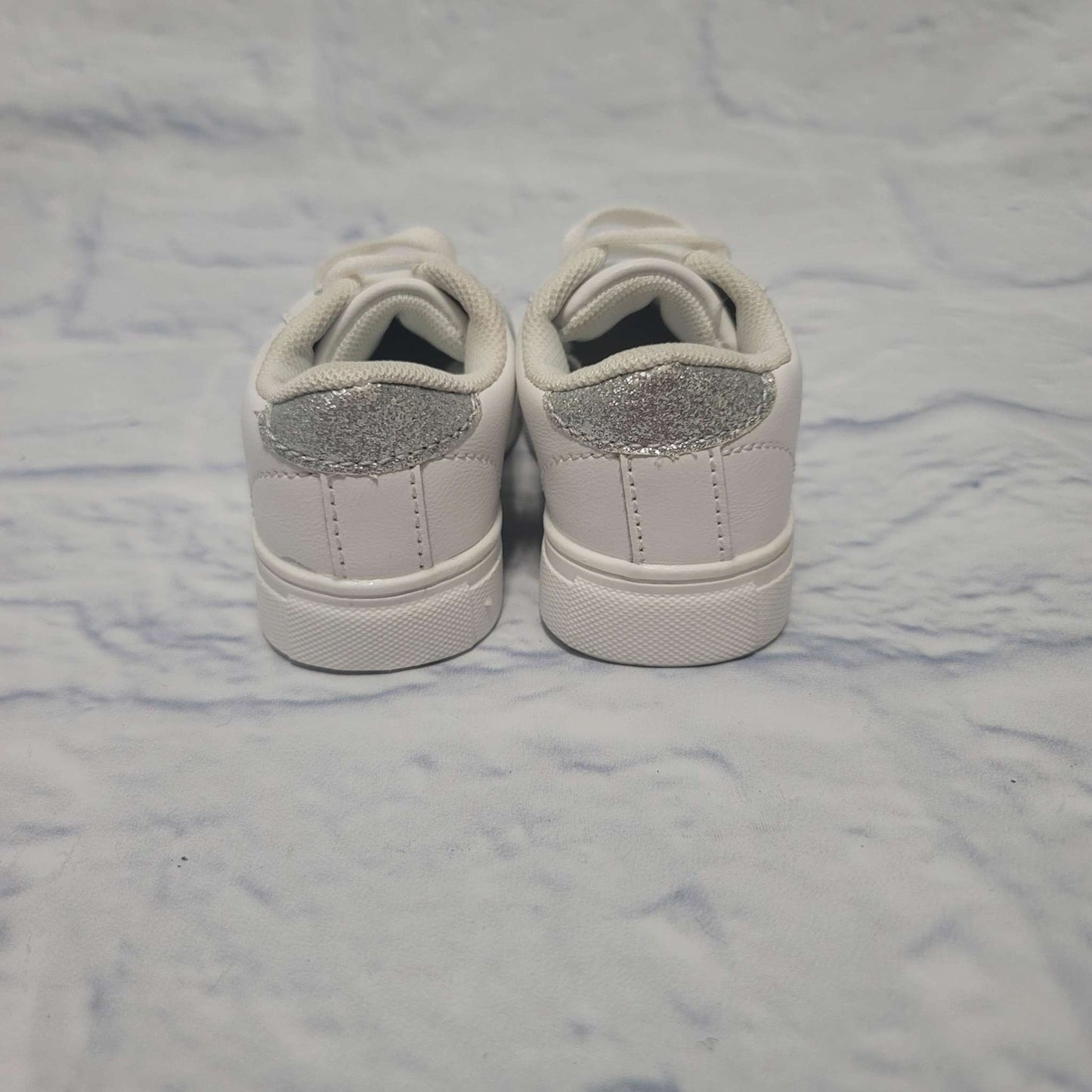 Tahari Casual Shoes, Size 5 Toddler, EUC, Shoes 5 (Walkers:12-24 mth)