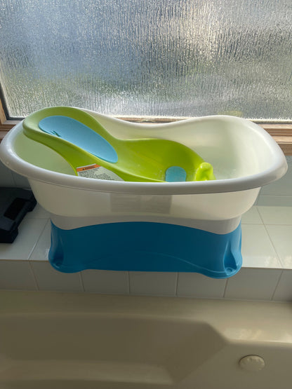 Baby Bathtub with Pedestal