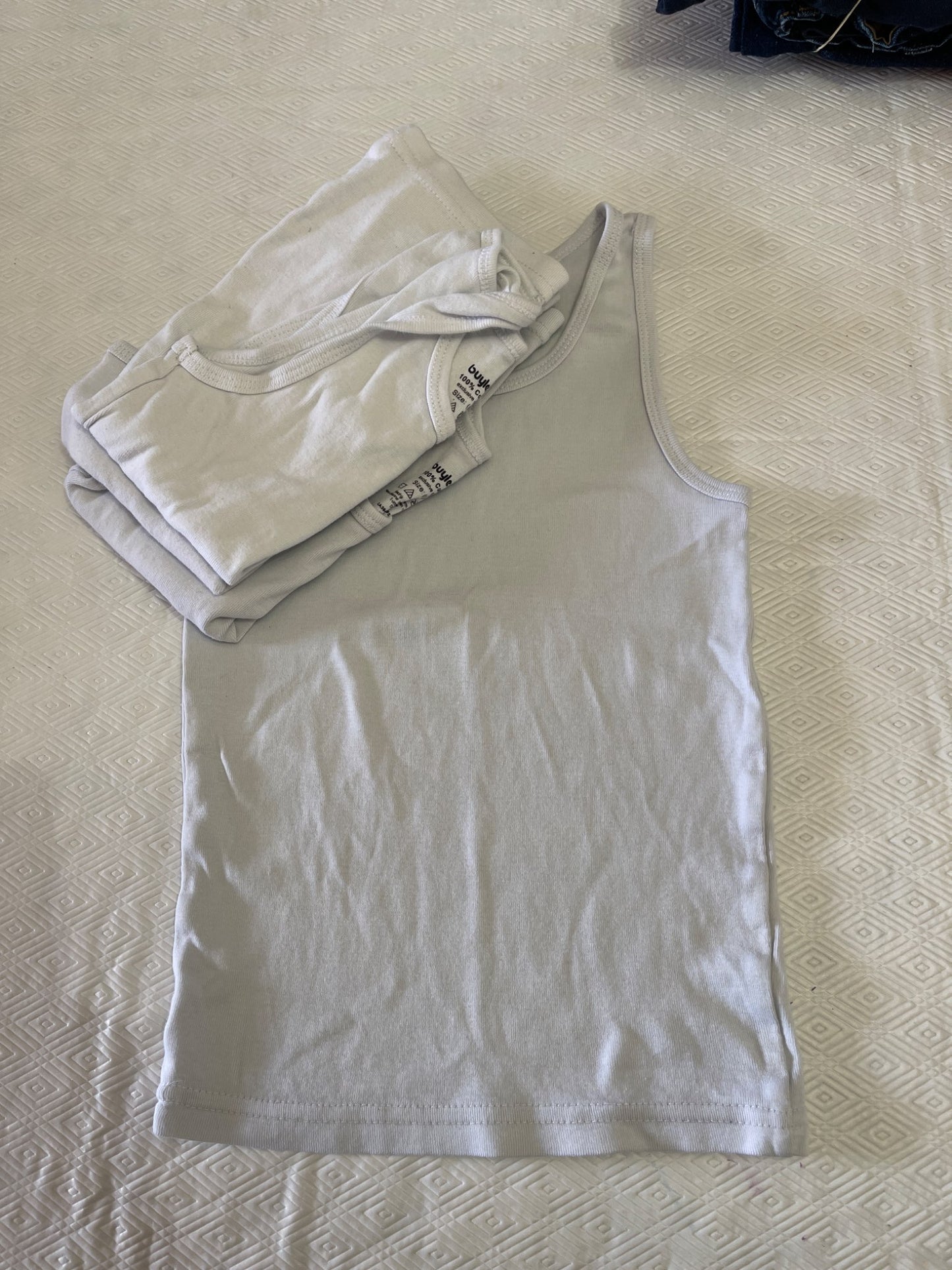 White Tanks, Kids 3T