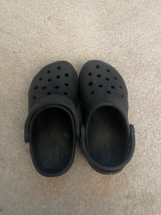 Black Crocs Size 9, Shoes 9 (Toddler:2-4yr)