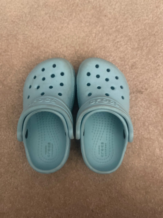 Blue Crocs Size 7, Shoes 7 (Walkers:12-24 mth)