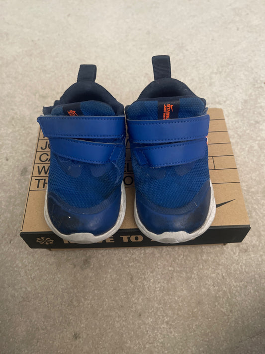 Blue Nike Velcro Sneakers Size 6, Shoes 6 (Walkers:12-24 mth)