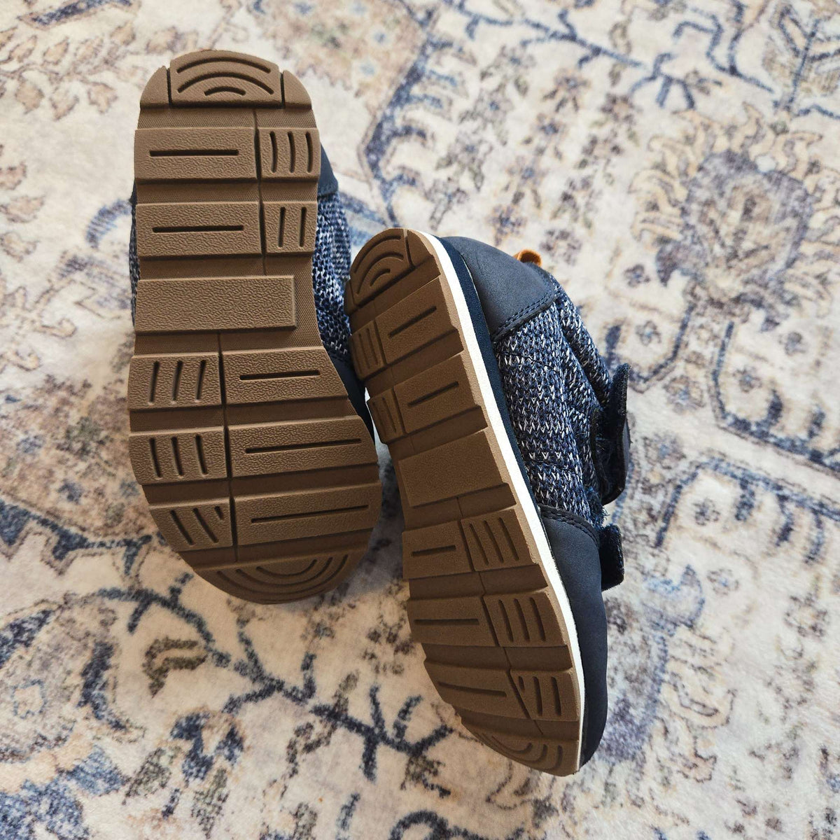Joe Fresh Sneakers Size 9, Shoes 9 (Toddler:2-4yr)