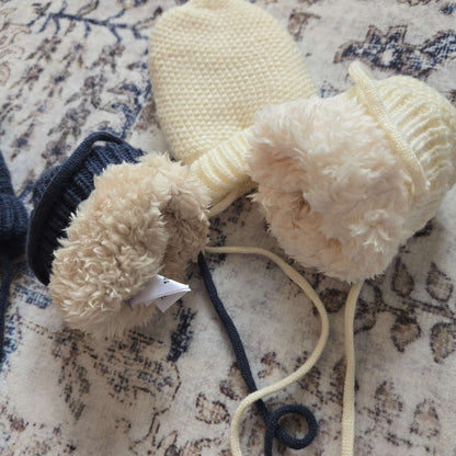 2 pairs of Calikids Medium (18M-3Y String Mittens)