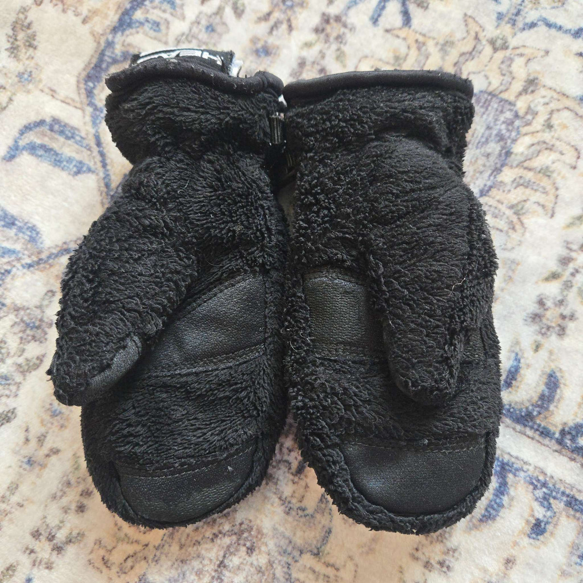 Head Fuzzy Small Mittens