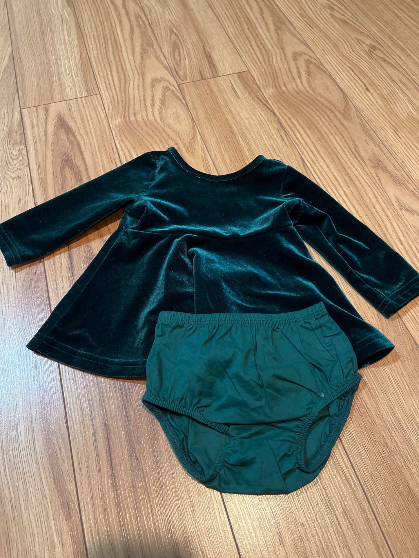 Green holiday dress - 0-3 months , Kids 3 Month (0-3M)