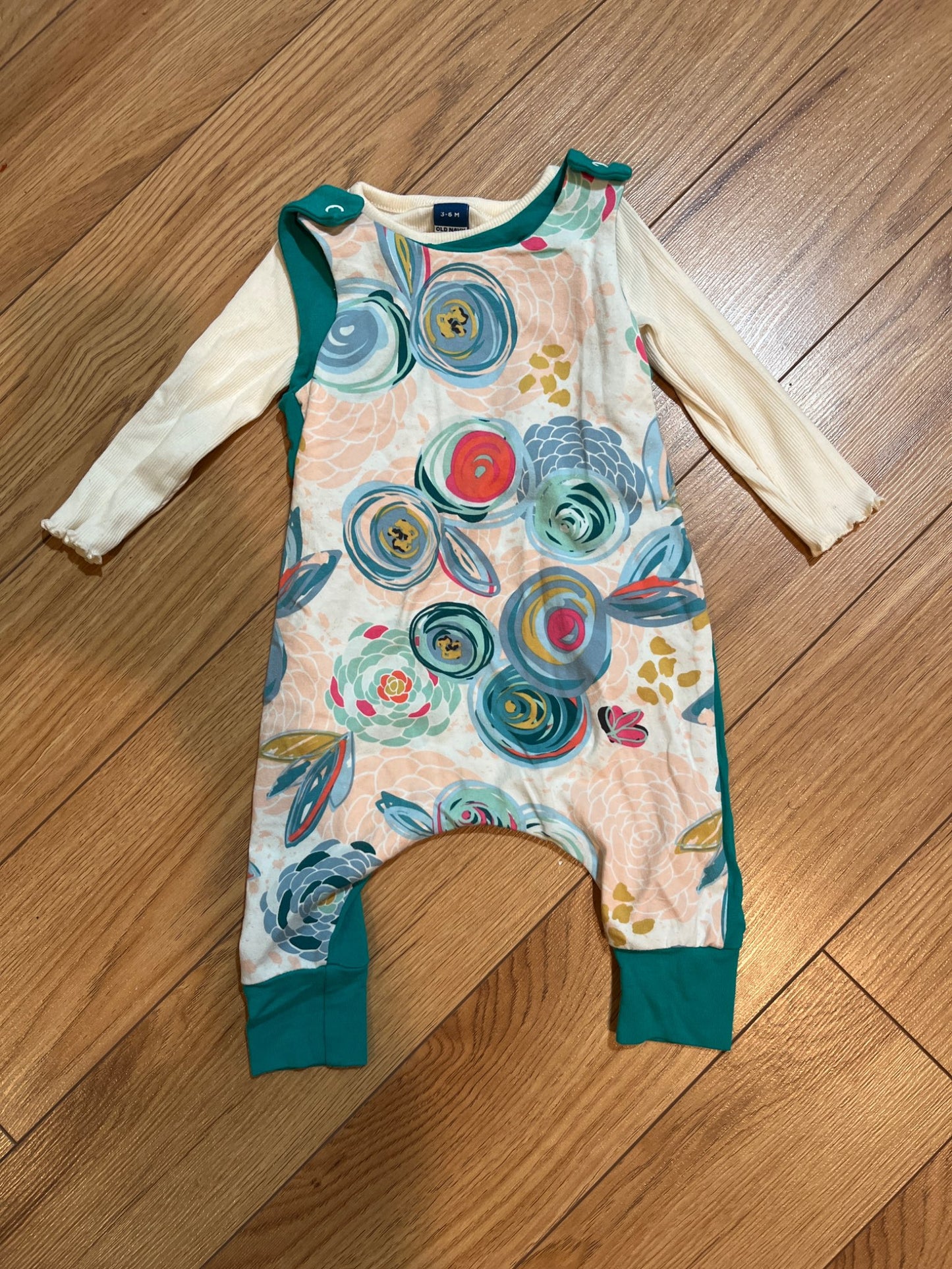 Adorable fall outfit! Small shop romper , Kids 6 Month (3-6M)