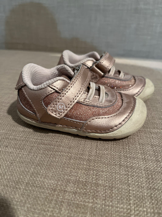 Stride Rite Size 4 Pink Sparkly shoes, Shoes 4 (Baby: 0-12 mth)
