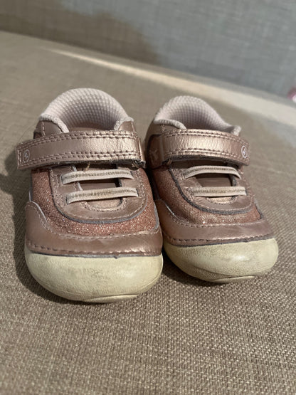 Stride Rite Size 4 Pink Sparkly shoes, Shoes 4 (Baby: 0-12 mth)