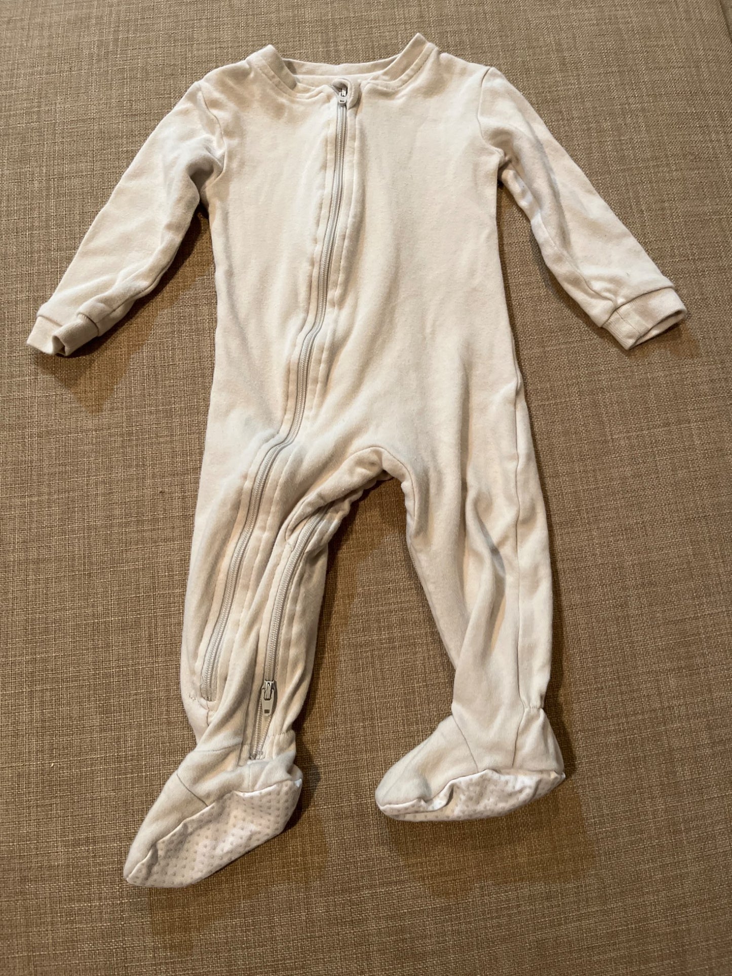 Zippyjamz beige/cream sleeper, Kids 9 Month (6-9M)