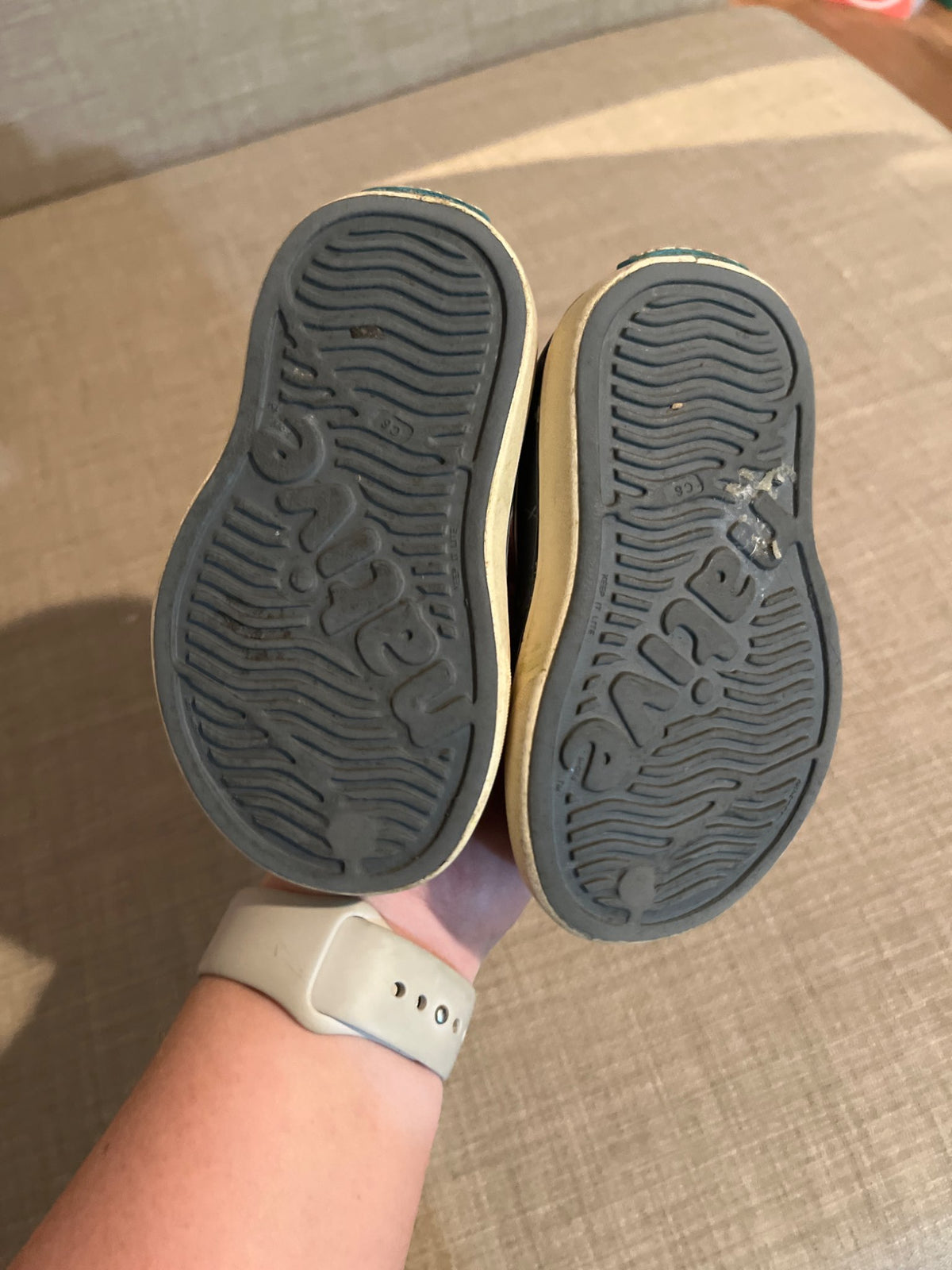Natives Shoes C6 , Shoes 6 (Walkers:12-24 mth)