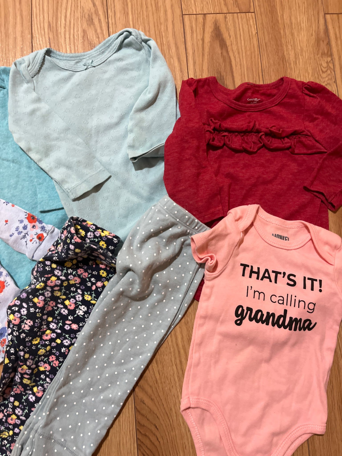 $5 bundle! 6-12 month bundle (mostly carters brand) , Kids 12 Month (9-12M)