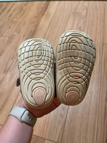 Stride Rite Size 4 (light pink), Shoes 4 (Baby: 0-12 mth)