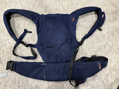 Mountain Buggy Baby Carrier with Newborn Insert (retails for $190.00)