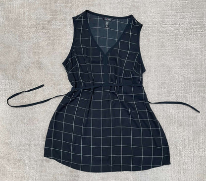 Sleeveless V-neck belted top, Maternity S (4-6)