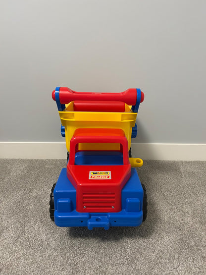 Wader Giant Dump Truck Ride on toy, retails for $180
