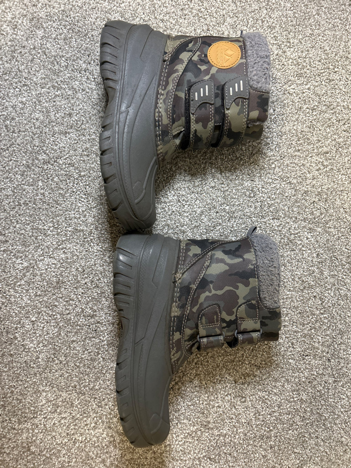 Joe fresh winter boots - retails for $50, Shoes 12.5 (Kids:4-8yr)