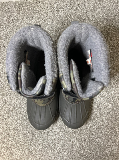 Joe fresh winter boots - retails for $50, Shoes 12.5 (Kids:4-8yr)