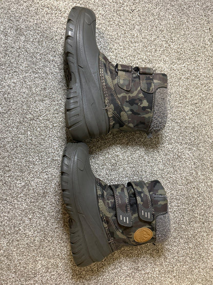 Joe fresh winter boots - retails for $50, Shoes 12.5 (Kids:4-8yr)