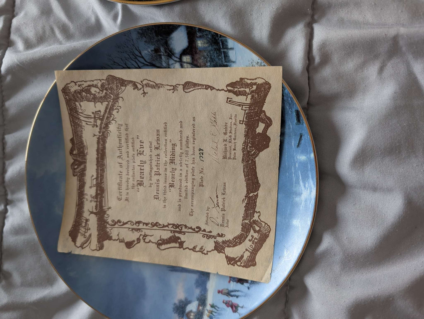 2 teddy bear collector plates