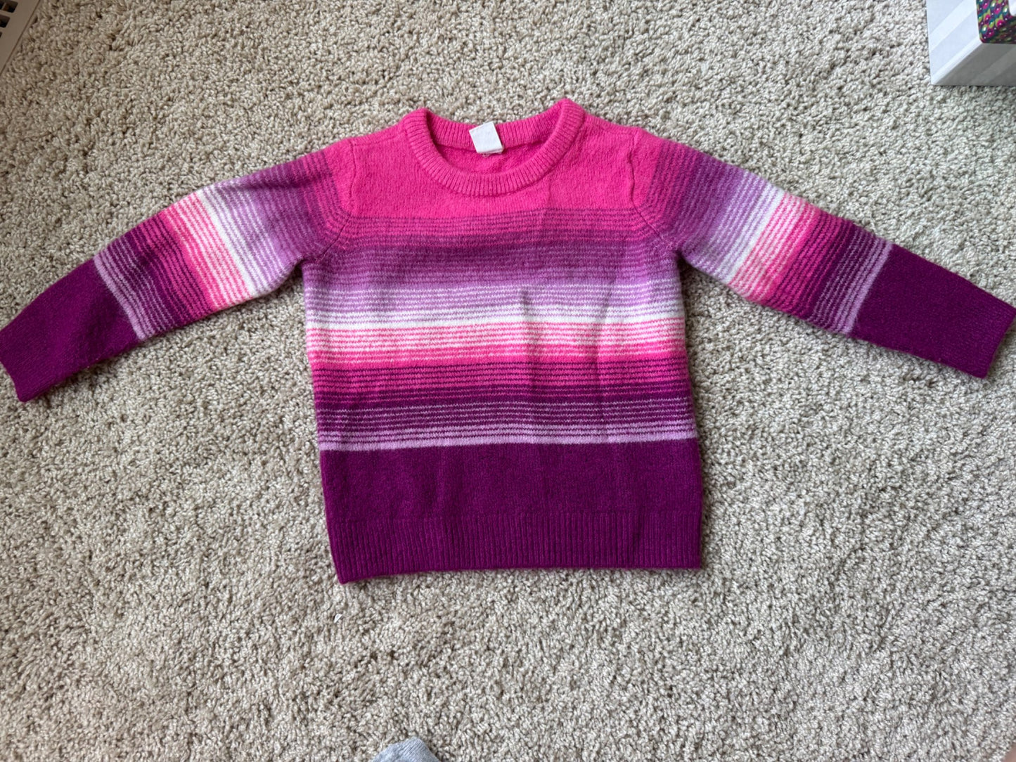 Size 5 GAP sweater, Kids 5/5T (extra small)