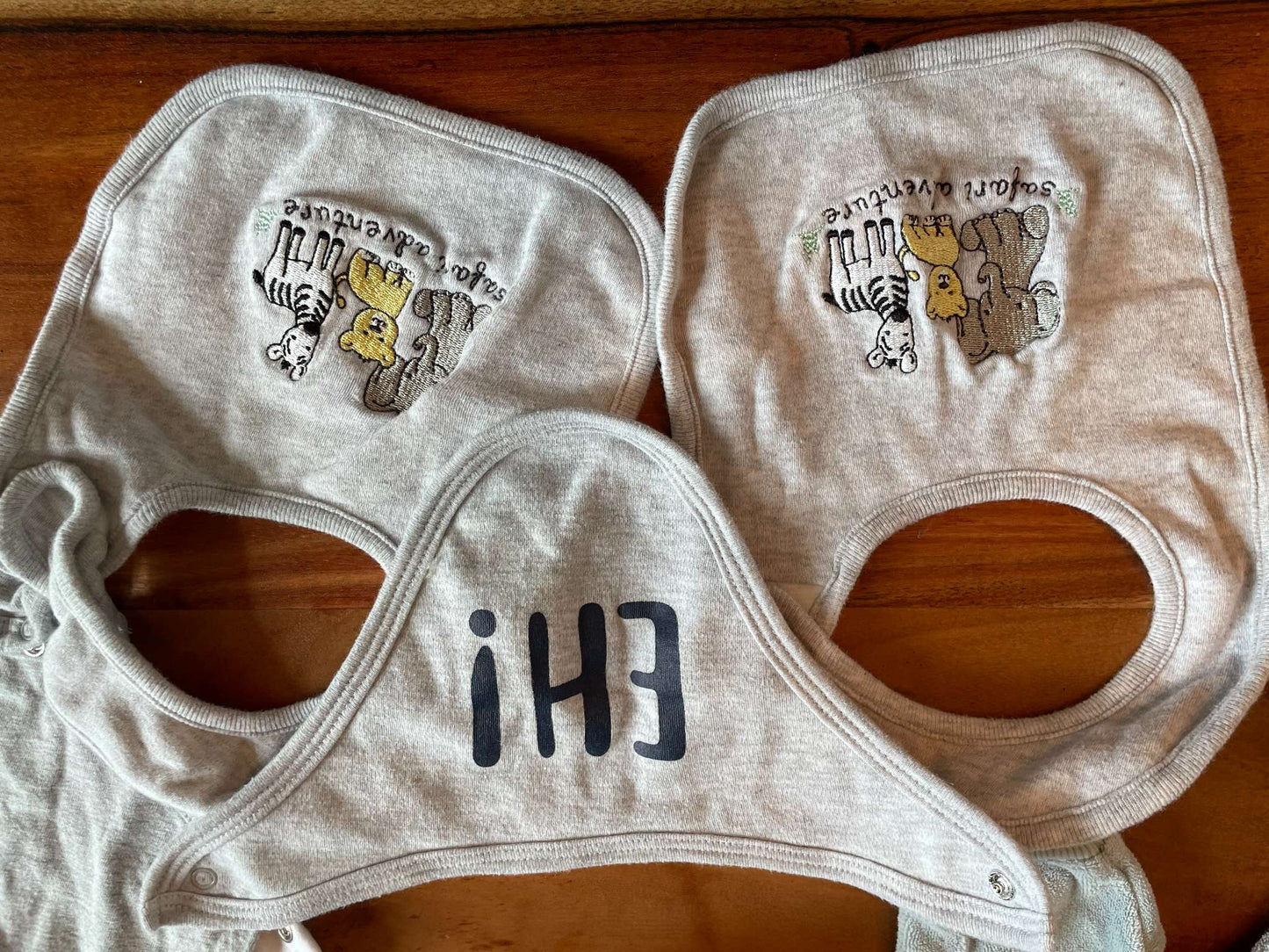 Newborn - 3 month Clothing Bundle with Tuque & Mitts on String *Excellent Condition*, Kids 3 Month (0-3M)
