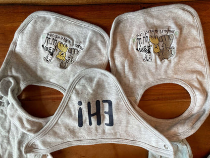 Newborn - 3 month Clothing Bundle with Tuque & Mitts on String *Excellent Condition*, Kids 3 Month (0-3M)