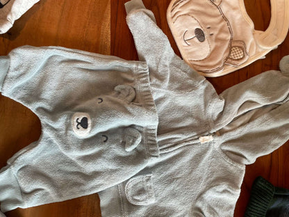 Newborn - 3 month Clothing Bundle with Tuque & Mitts on String *Excellent Condition*, Kids 3 Month (0-3M)