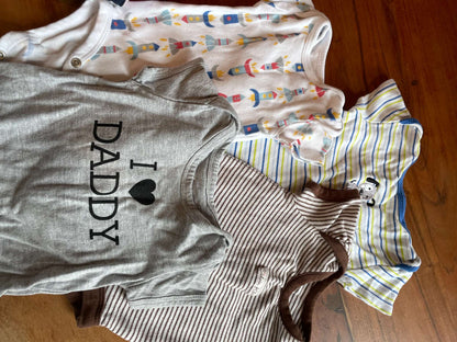 Newborn - 3 month Clothing Bundle with Tuque & Mitts on String *Excellent Condition*, Kids 3 Month (0-3M)