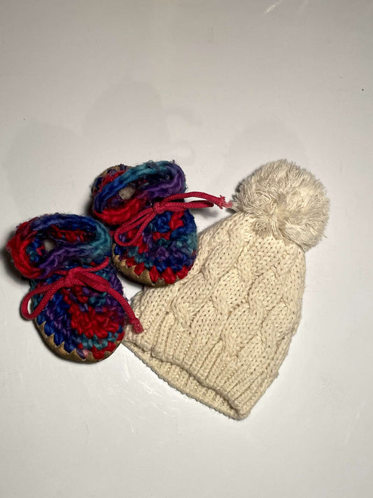 Padraig Wool Slippers (3months+) and Tuque Set, Shoes 2 (Baby: 0-12 mth)