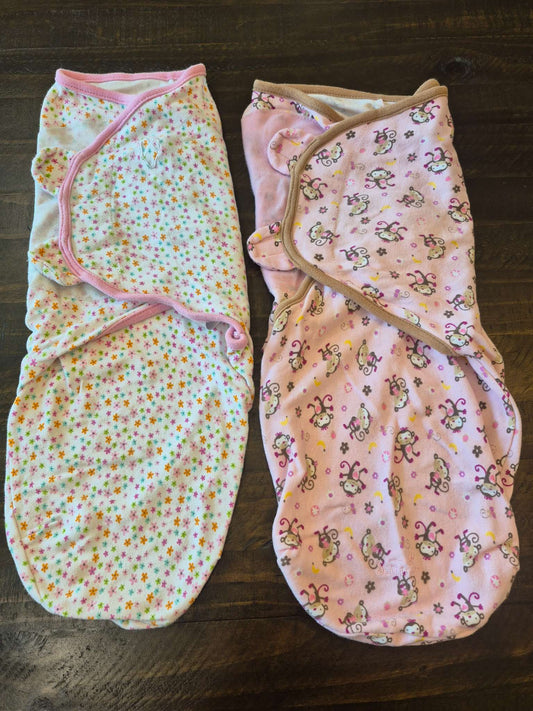 2 velcro swaddles, 0-6 Months (Small)