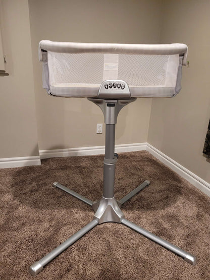 Halo Bassinest Swivel Sleeper Premiere Bassinet with Additional Sheets