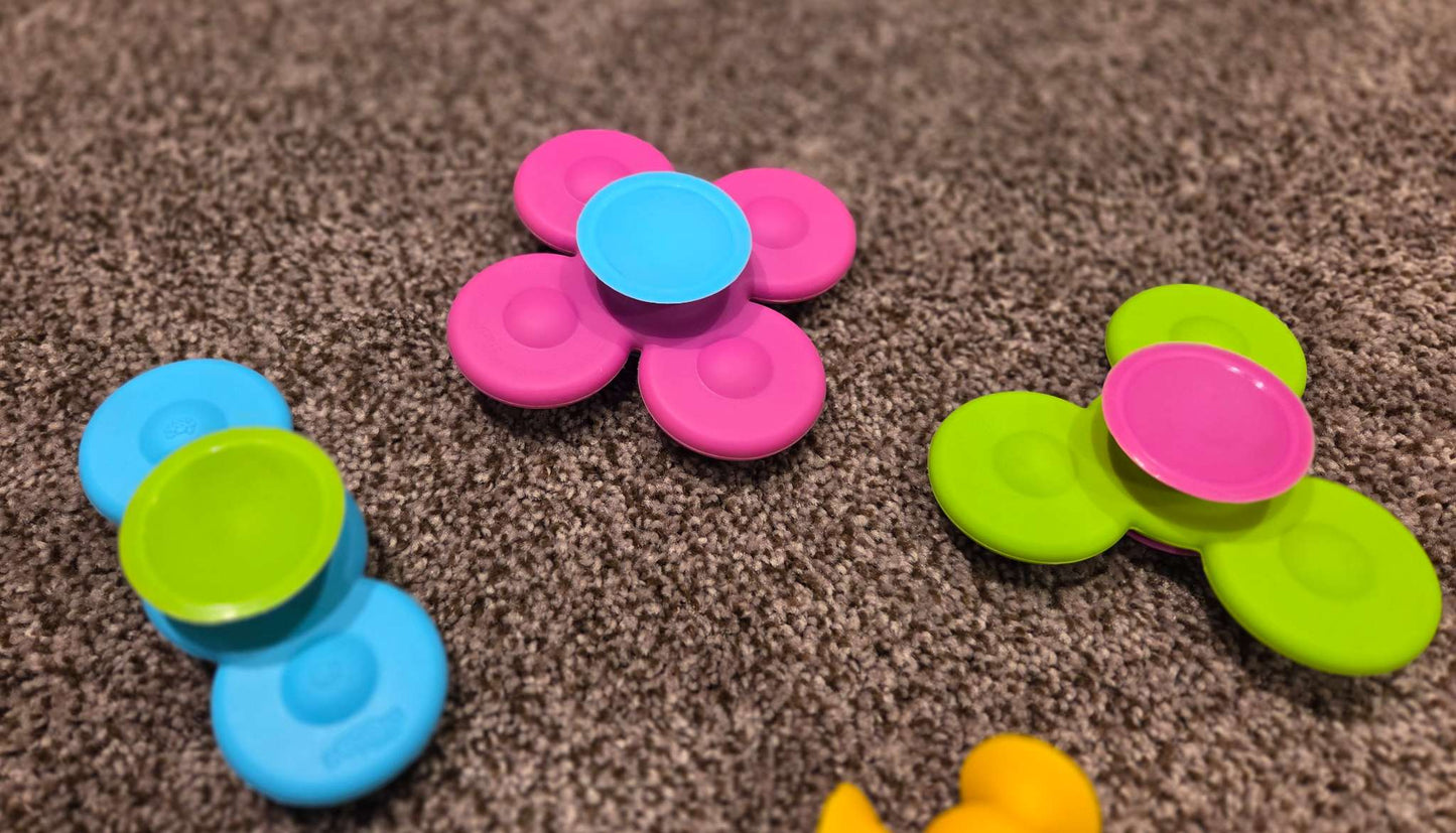 Fat Brain Toys Squigz - Spinners and Regular