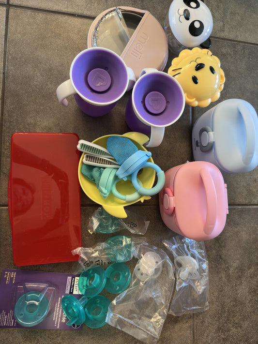 Newborn soothers and first food equipment bundle