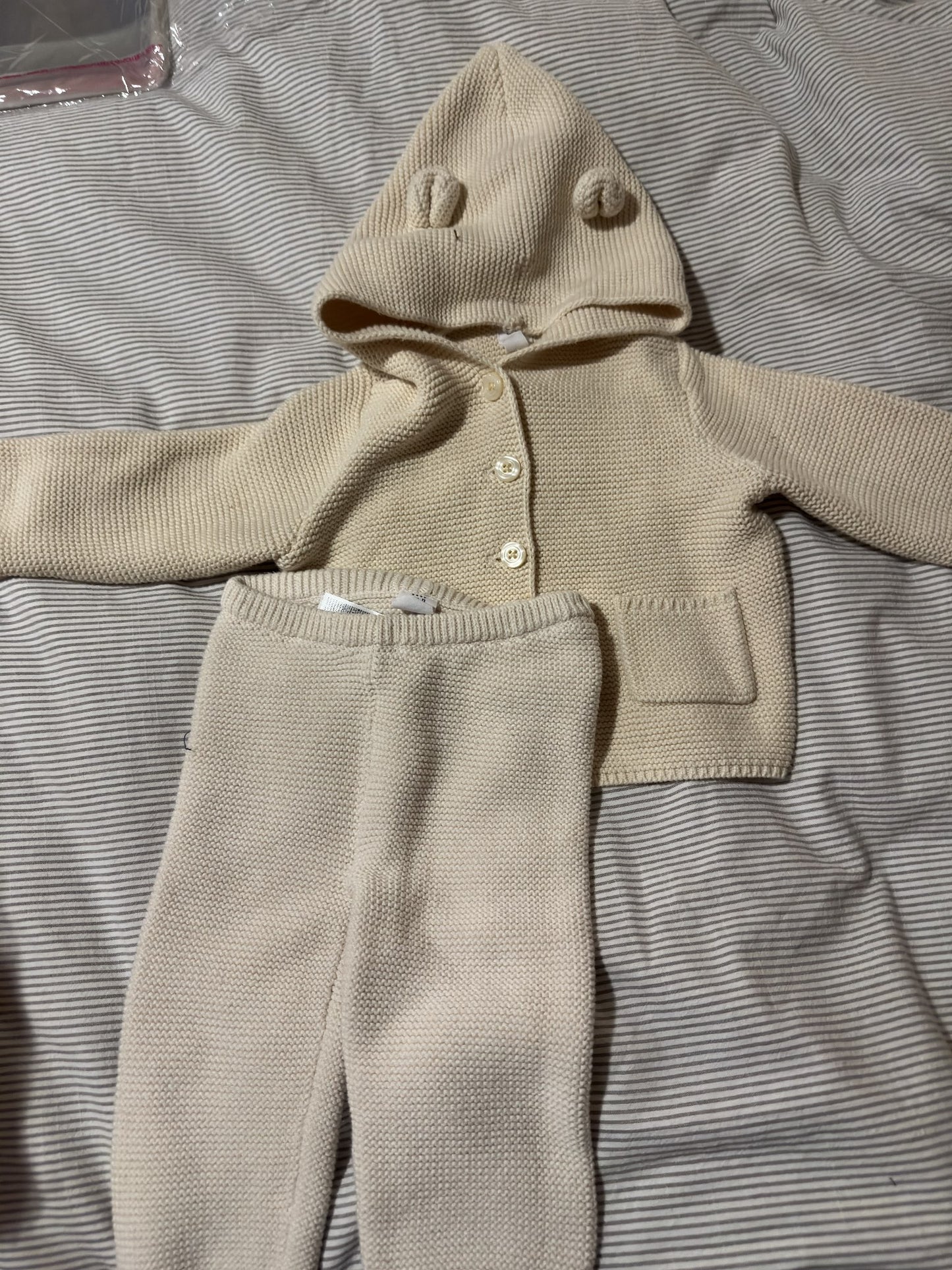Gap Baby Bear cardigan and pants set, Kids 18 Month (12-18M)