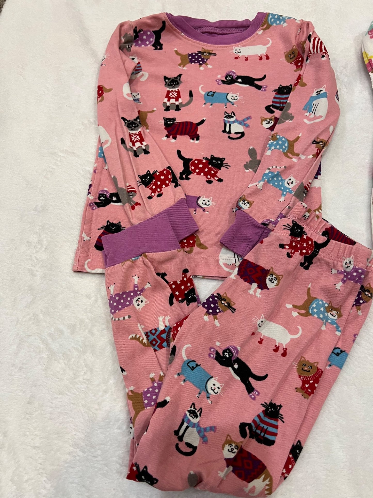 4T hatley cat pajayma set (1 free), Kids 4/4T