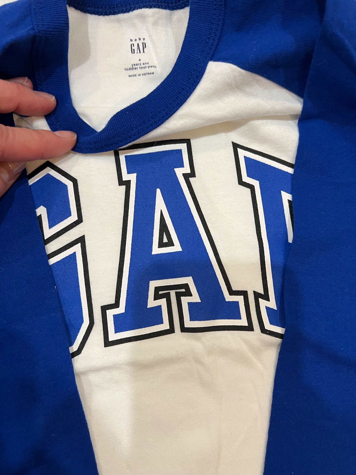 4T gap long sleeve tshirts- EUC, Kids 4/4T