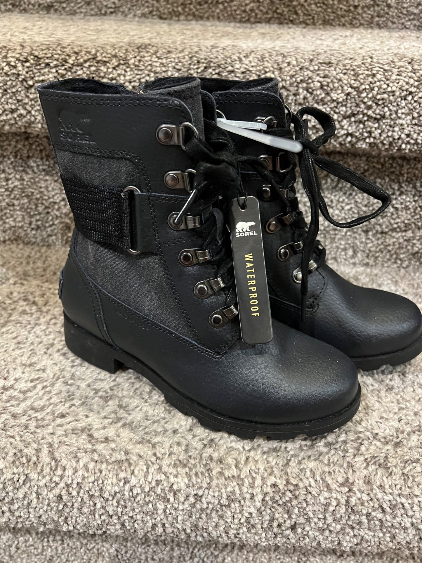 SOREL waterproof leather boots size 1Y- NEW, Shoes 1 (Kids:4-8yr)