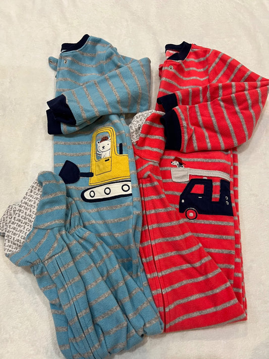 4T carters footed fleece pajaymas- trucks striped, Kids 4/4T