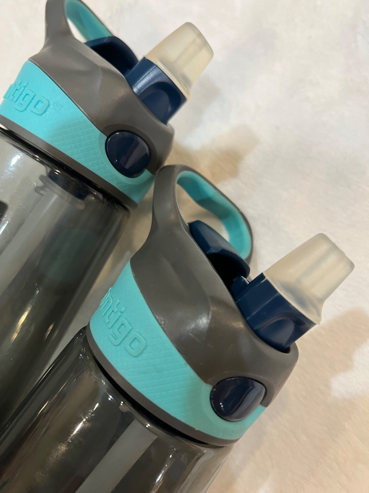 Contigo 20 oz water bottles leakproof spillproof