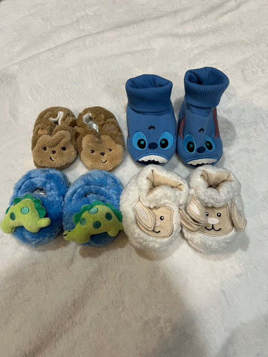 Infant soft booties- EUC (3) VGuC(1), Shoes 0 (Baby: 0-12 mth)