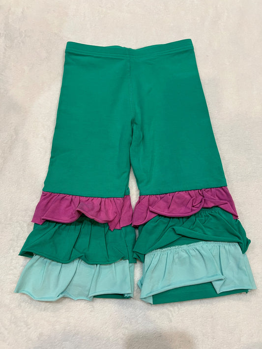 6- peekaboo means capris- EUC, Kids 6/6X (extra small)